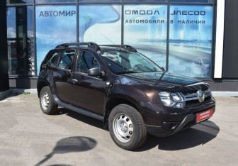Подержанный автомобиль Renault Duster 2016 года (3 фото)
