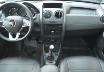 Подержанный автомобиль Renault Duster 2020 года (12 фото)