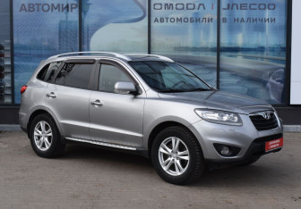 Подержанный автомобиль Hyundai Santa Fe 2011 года (3 фото)