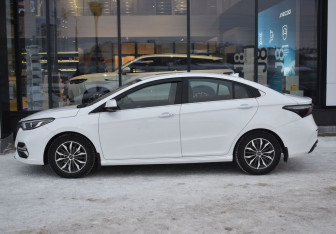 Подержанный автомобиль Omoda S5 2023 года (8 фото)