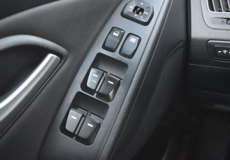 Подержанный автомобиль Hyundai ix35 2011 года (13 фото)