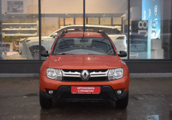 Подержанный автомобиль Renault Duster 2018 года (2 фото)