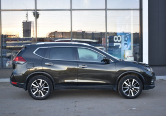 Подержанный автомобиль Nissan X-Trail 2020 года (4 фото)