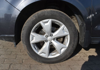 Подержанный автомобиль Subaru Forester Suv 2015 года (9 фото)