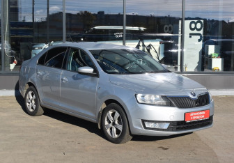 Подержанный автомобиль Skoda Rapid Liftback 2017 года (3 фото)