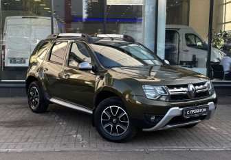 Подержанный автомобиль Renault Duster 2017 года (3 фото)