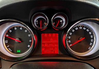 Подержанный автомобиль Opel Mokka 2012 года (15 фото)