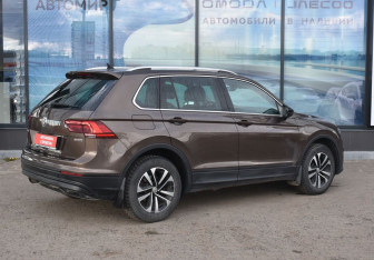 Подержанный автомобиль Volkswagen Tiguan 2020 года (5 фото)
