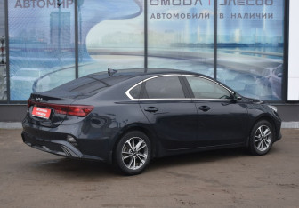 Подержанный автомобиль Kia Cerato Sedan 2021 года (5 фото)