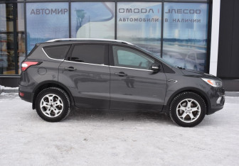 Подержанный автомобиль Ford Kuga 2017 года (4 фото)