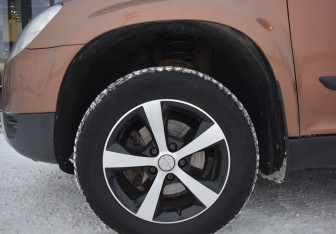 Подержанный автомобиль Skoda Yeti 2012 года (9 фото)