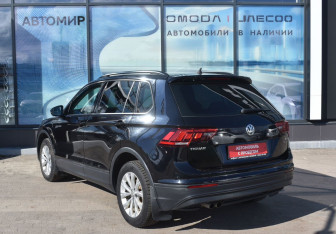Подержанный автомобиль Volkswagen Tiguan 2017 года (7 фото)