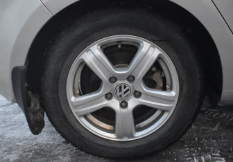 Подержанный автомобиль Volkswagen Golf Hatchback 2012 года (9 фото)