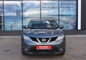 Подержанный автомобиль Nissan Qashqai 2014 года (2 фото)