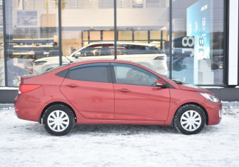 Подержанный автомобиль Hyundai Solaris Sedan 2011 года (4 фото)