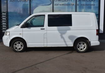 Подержанный автомобиль Volkswagen Transporter Minivan 2007 года (8 фото)