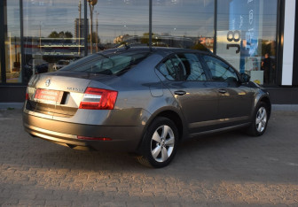 Подержанный автомобиль Skoda Octavia Liftback 2018 года (5 фото)