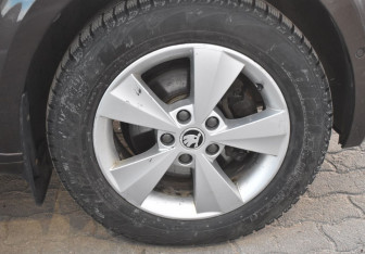 Подержанный автомобиль Skoda Octavia Liftback 2015 года (9 фото)