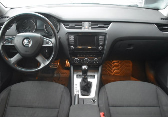 Подержанный автомобиль Skoda Octavia Liftback 2013 года (12 фото)