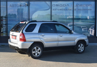 Подержанный автомобиль Kia Sportage 2009 года (5 фото)