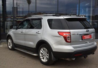 Подержанный автомобиль Ford Explorer 2013 года (7 фото)