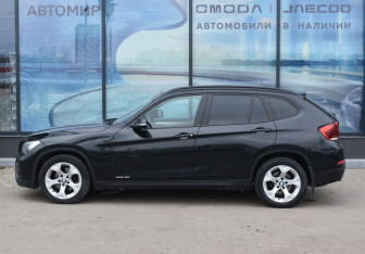 Подержанный автомобиль BMW X1 2013 года (8 фото)