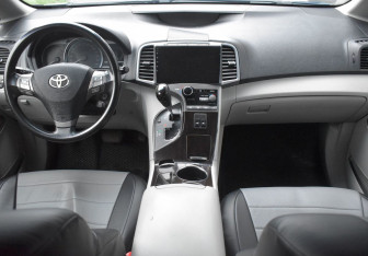 Подержанный автомобиль Toyota Venza 2010 года (12 фото)