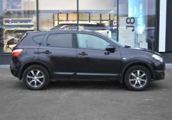 Подержанный автомобиль Nissan Qashqai 2010 года (4 фото)
