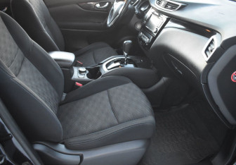 Подержанный автомобиль Nissan Qashqai 2017 года (10 фото)