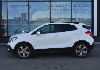 Подержанный автомобиль Opel Mokka 2013 года (8 фото)