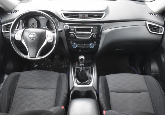 Подержанный автомобиль Nissan X-Trail 2018 года (12 фото)