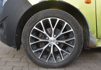 Подержанный автомобиль Chevrolet Spark 2011 года (10 фото)