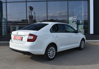 Подержанный автомобиль Skoda Rapid Liftback 2019 года (5 фото)