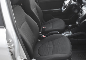 Подержанный автомобиль Kia Rio Sedan 2013 года (10 фото)