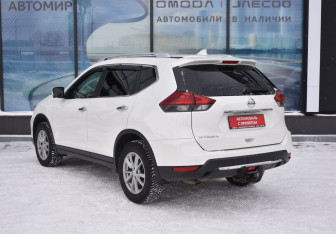 Подержанный автомобиль Nissan X-Trail 2021 года (7 фото)