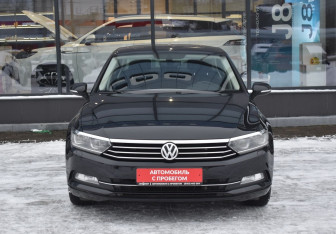 Подержанный автомобиль Volkswagen Passat Sedan 2018 года (2 фото)