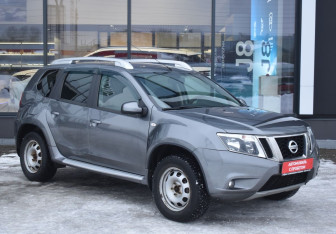 Подержанный автомобиль Nissan Terrano 2020 года (3 фото)