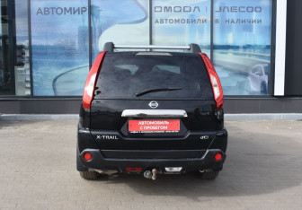 Подержанный автомобиль Nissan X-Trail 2013 года (6 фото)