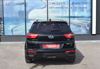 Подержанный автомобиль Hyundai Creta 2018 года (6 фото)
