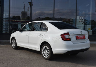 Подержанный автомобиль Skoda Rapid Liftback 2019 года (7 фото)
