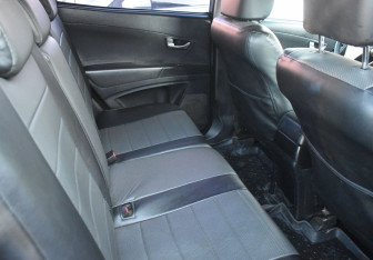 Подержанный автомобиль SsangYong Actyon 2011 года (11 фото)