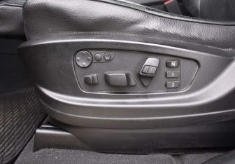 Подержанный автомобиль BMW X6 2011 года (13 фото)