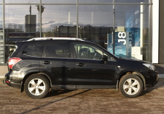 Подержанный автомобиль Subaru Forester Suv 2013 года (4 фото)
