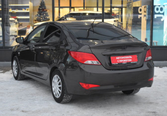 Подержанный автомобиль Hyundai Solaris Sedan 2016 года (7 фото)