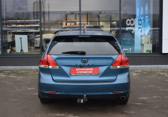 Подержанный автомобиль Toyota Venza 2010 года (6 фото)