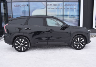 Подержанный автомобиль Geely Atlas 2024 года (4 фото)