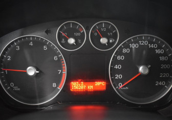 Подержанный автомобиль Ford Focus Wagon 2007 года (13 фото)