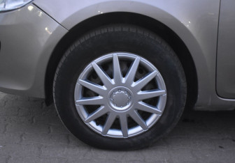 Подержанный автомобиль Renault Clio Hatchback 2008 года (9 фото)