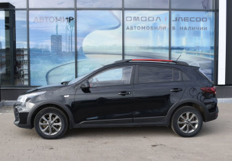 Подержанный автомобиль Kia Rio Hatchback 2021 года (8 фото)
