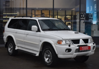 Подержанный автомобиль Mitsubishi Pajero Sport 2007 года (3 фото)